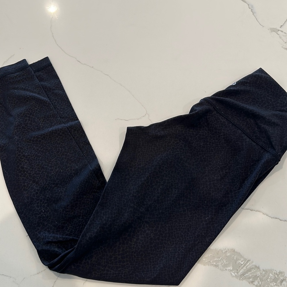 women’s lululemon align 28” black detail leggings size6